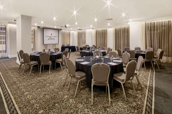 Buckingham 1 Room - Stamford Plaza Melbourne.jpg